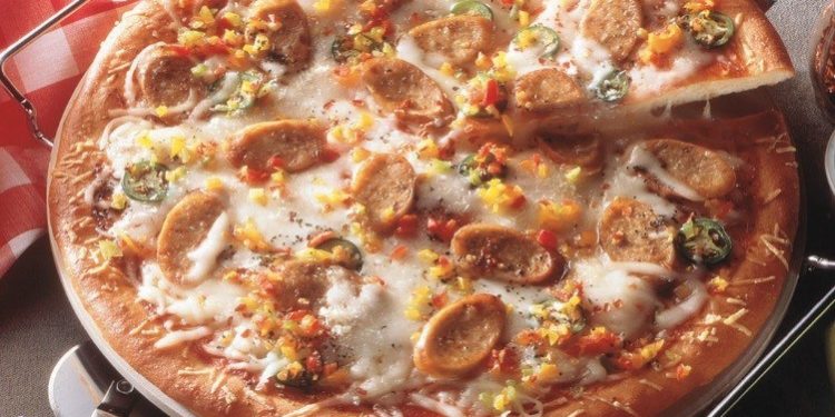 طريقة عمل حشوة البيتزا بالنقانق